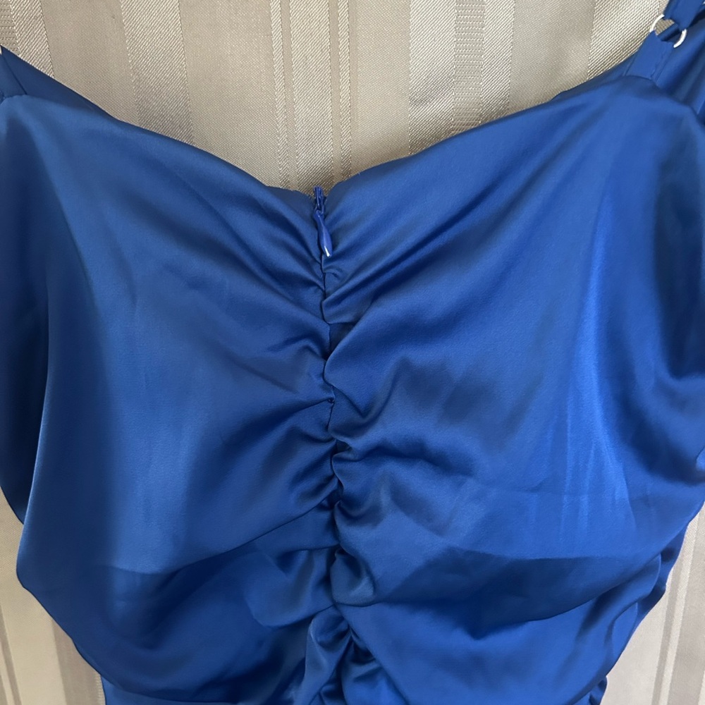 Chic Blue Dress with Ruched Design - Picture 4 of 6